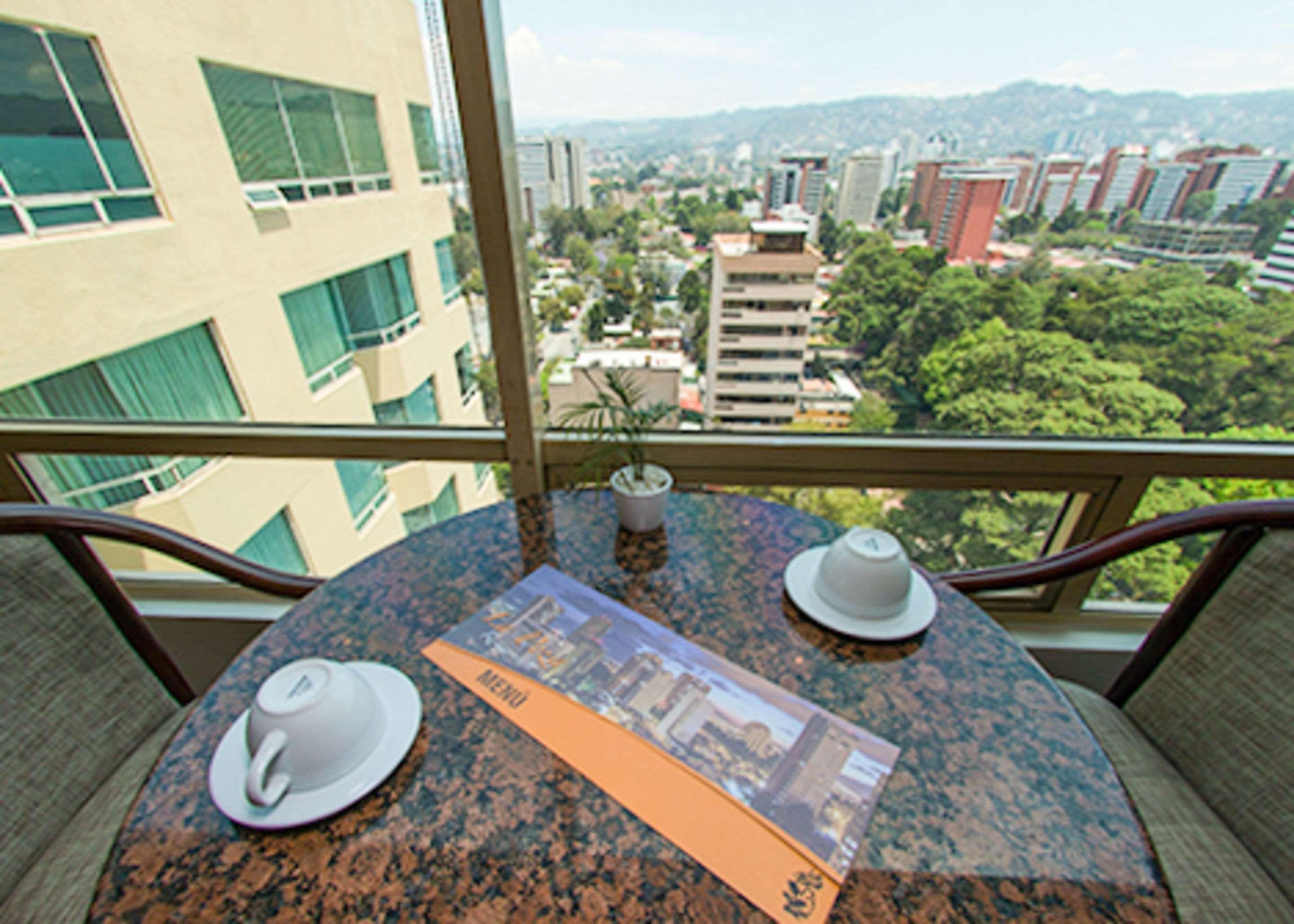 Hotel Clarion Suites Guatemala Exterior photo